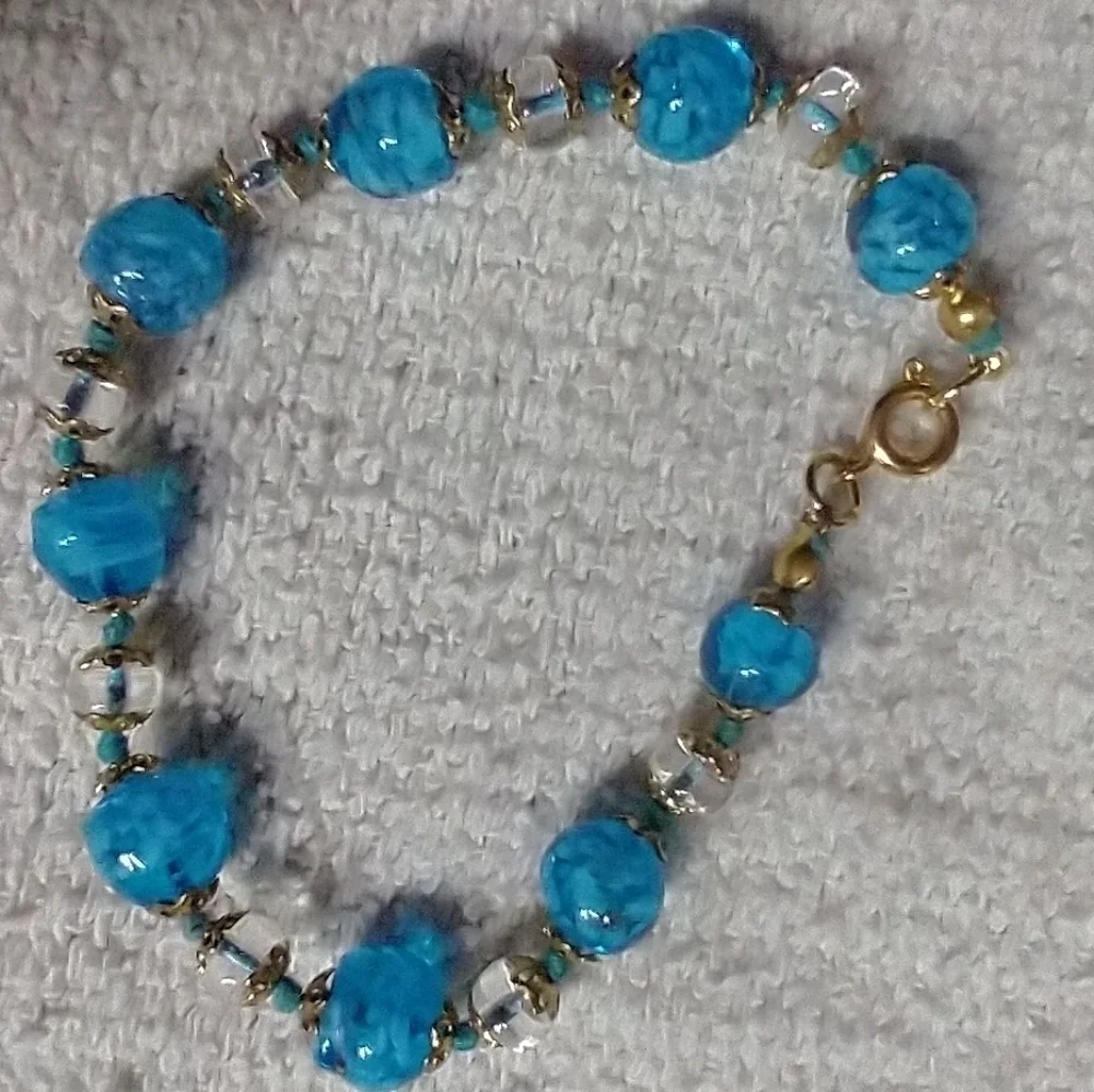 Goldtone blue beaded bracelet